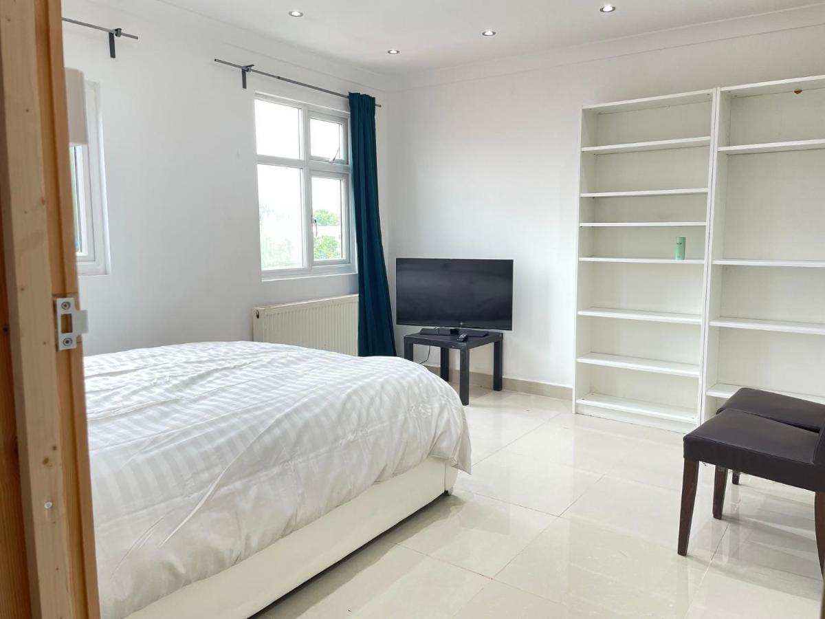Private Room- Direct Travel Central/ Heathrow London Exterior photo