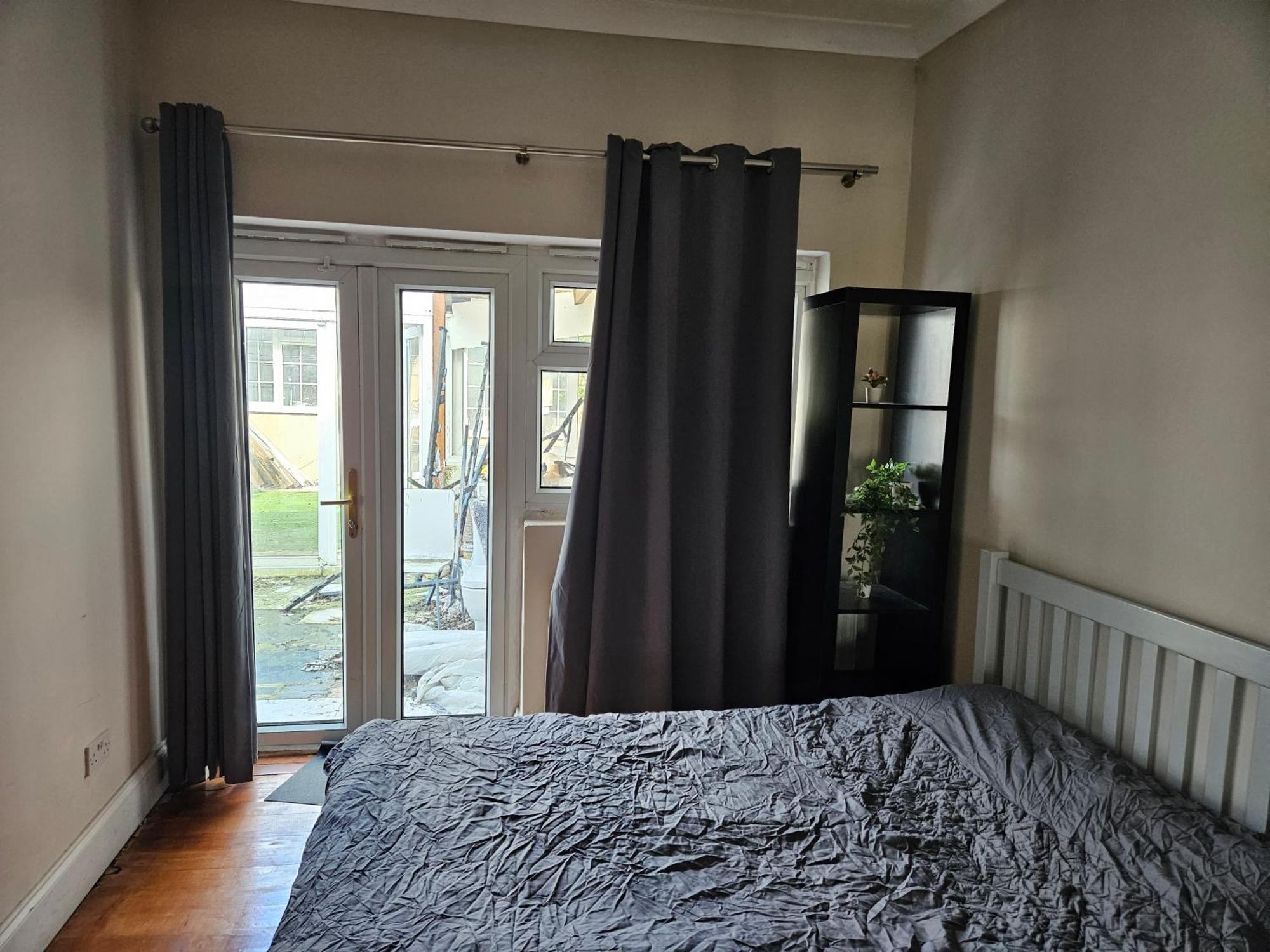 Private Room- Direct Travel Central/ Heathrow London Exterior photo